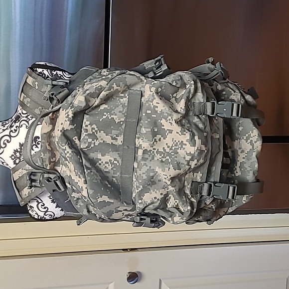 US Military Molle II Lightweight Load-Carrying Equipment Assault Pack - Picture 3 of 17